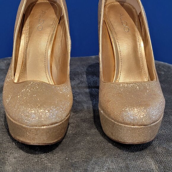 Heels - Picture 3 of 3